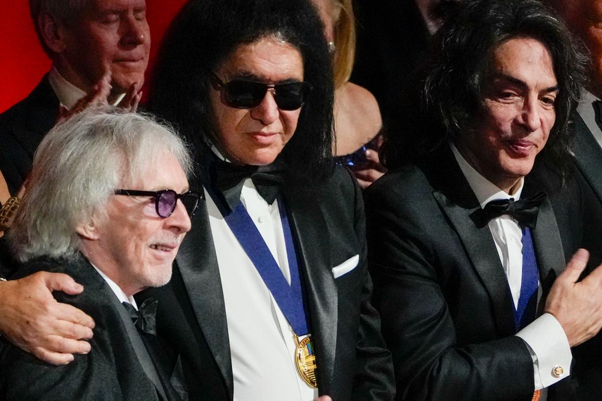 Watch Kiss Get Awarded Kennedy Center Honors by President Trump