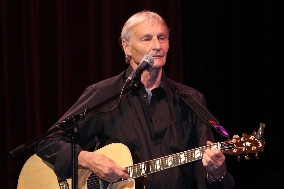 Former Quarrymen Member Len Garry Dead at 84 Former Quarrymen Member Len Garry Dead at 84