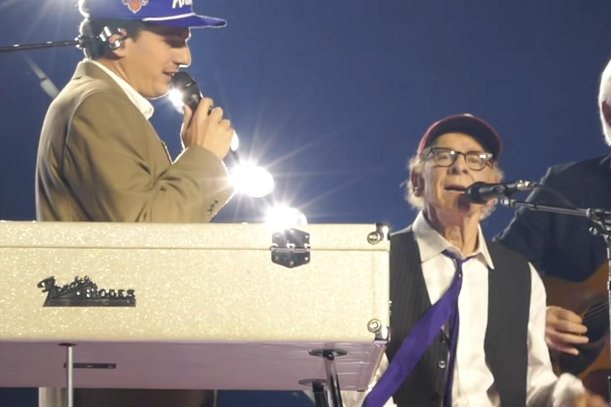Watch Art Garfunkel Sing ‘The Boxer’ With Charlie Puth at MSG Watch Art Garfunkel Sing ‘The Boxer’ With Charlie Puth at MSG