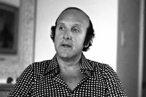 Clive Davis, Music Industry Powerhouse Who Signed Joplin, Springsteen and Aerosmith, Dead at 94