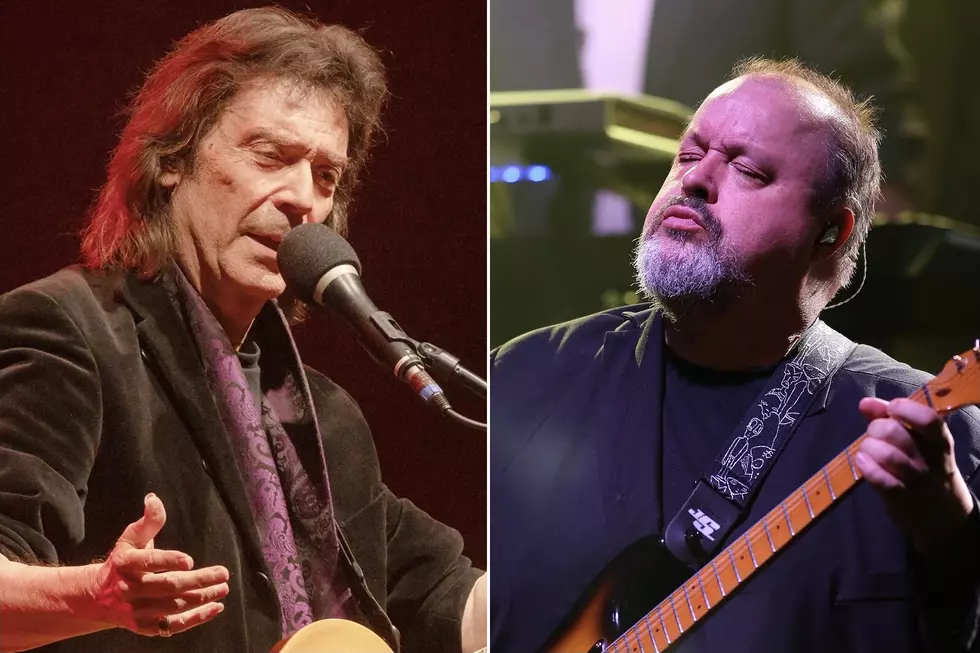 Guitarists Steve Hackett and Steve Rothery Team Up for ‘The Roaring Waves’
