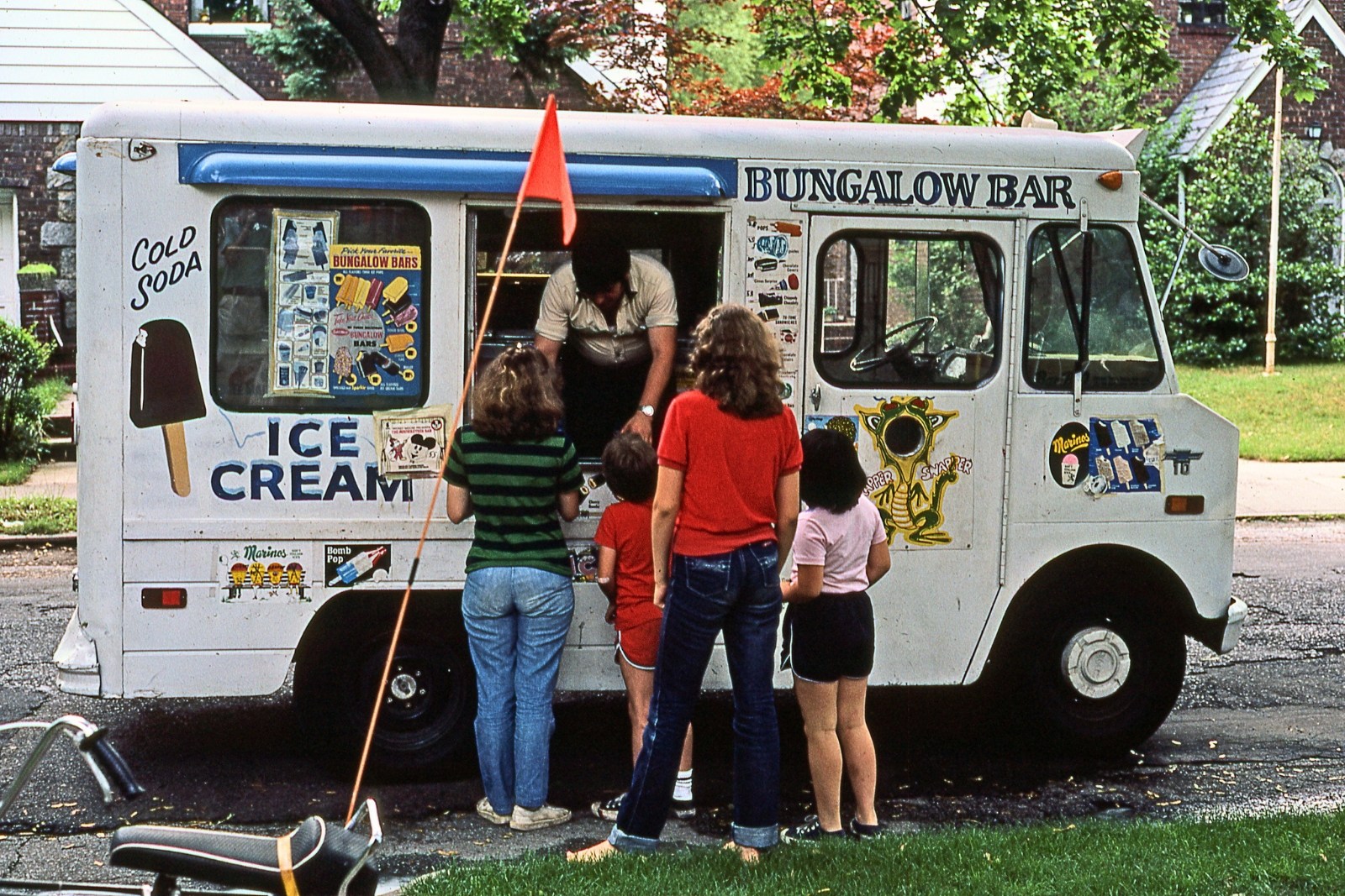 These 27 Frozen Treats Perfectly Defined 1980s Summers