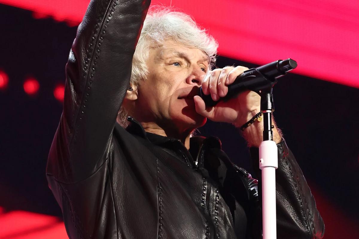 Bon Jovi Abruptly Ends Show and Apologizes to Fans: Im F—ing Hurting Bon Jovi Abruptly Ends Show and Apologizes to Fans: Im F—ing Hurting