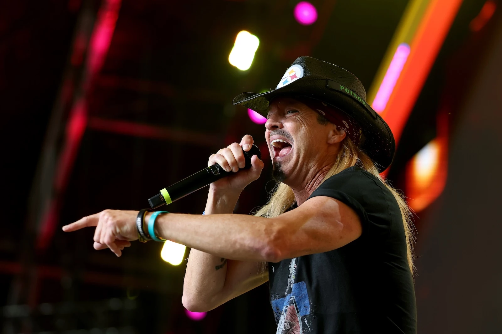 Watch Steven Tyler Sing Aerosmith Classics in Return to Stage