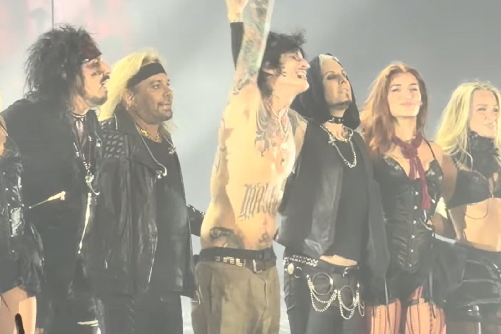 Motley Crue Launch New 'Carnival of Sins' Tour: Video, Set List