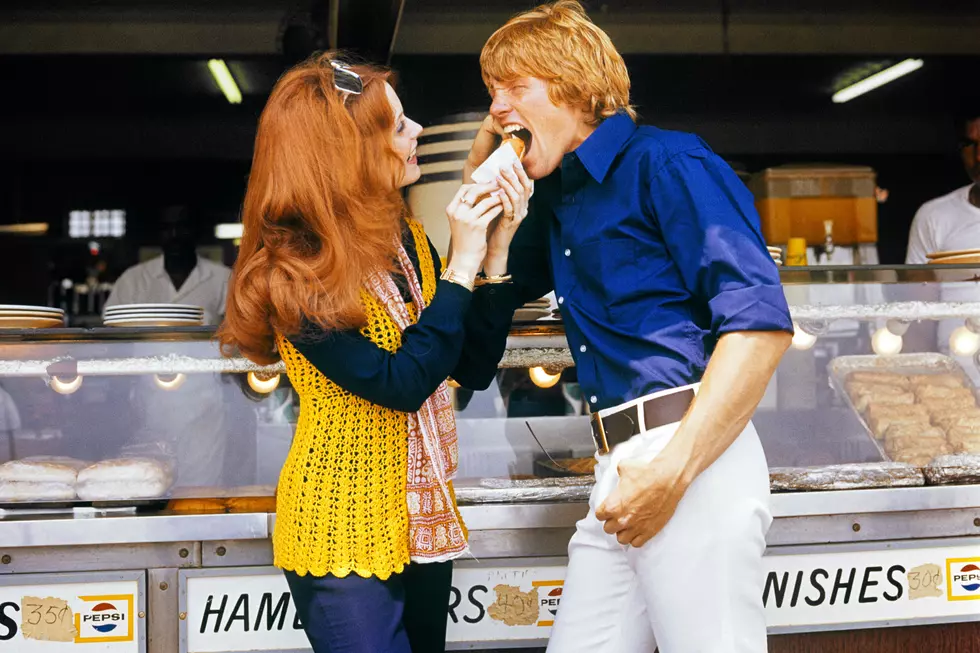 Food, ’70s-Style: 31 Photos That Capture What Eating Out (and at Home) Looked Like in the ’70s