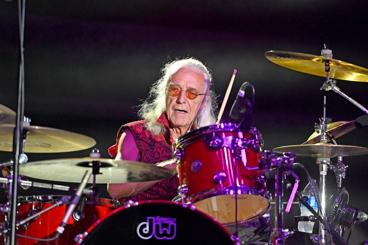 Foghat Reveals ‘Live and Loud Across the U.S.A.’ Album Foghat Reveals ‘Live and Loud Across the U.S.A.’ Album
