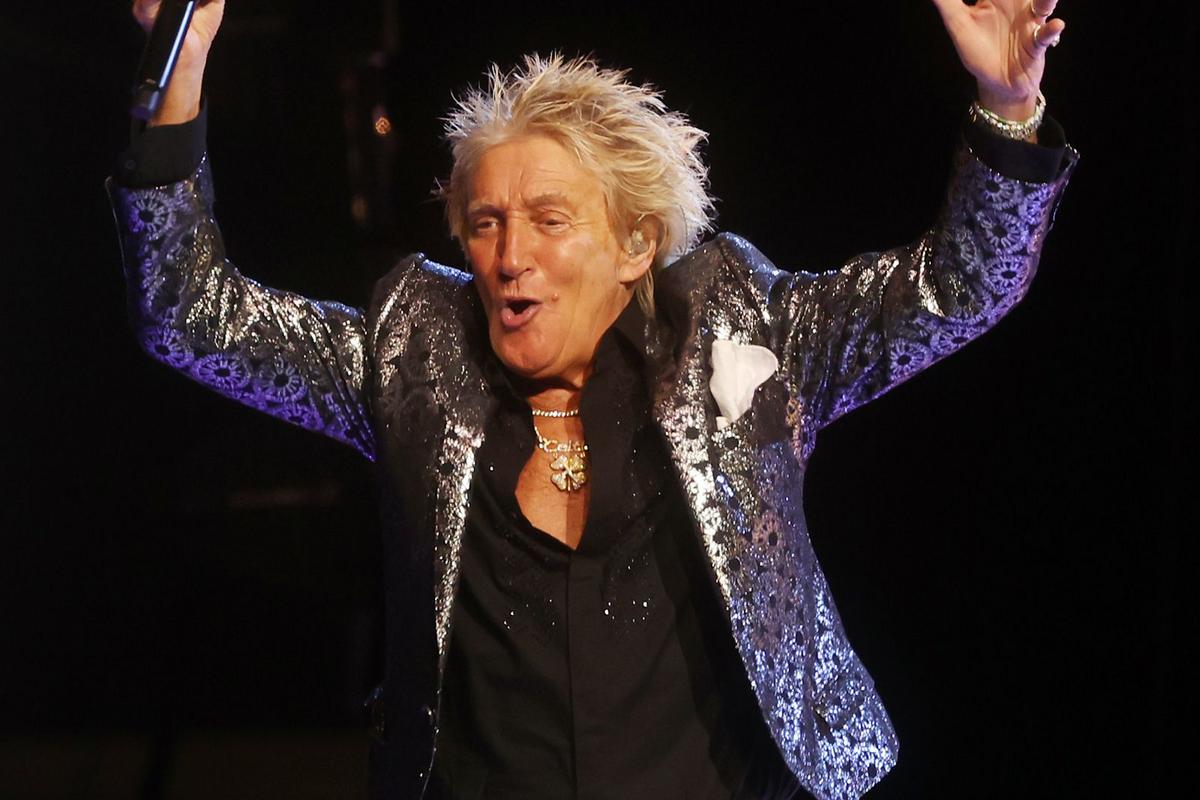 Rod Stewart Joined by Steven Van Zandt at One Last Time Jones Beach Show: Video, Set List Rod Stewart Joined by Steven Van Zandt at One Last Time Jones Beach Show: Video, Set List