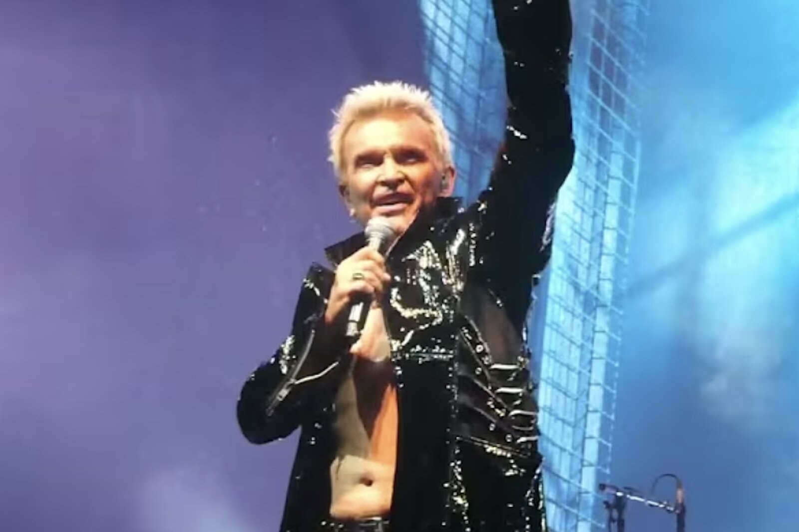 Billy Idol Kicks Off 2026 Tour in Pennsylvania