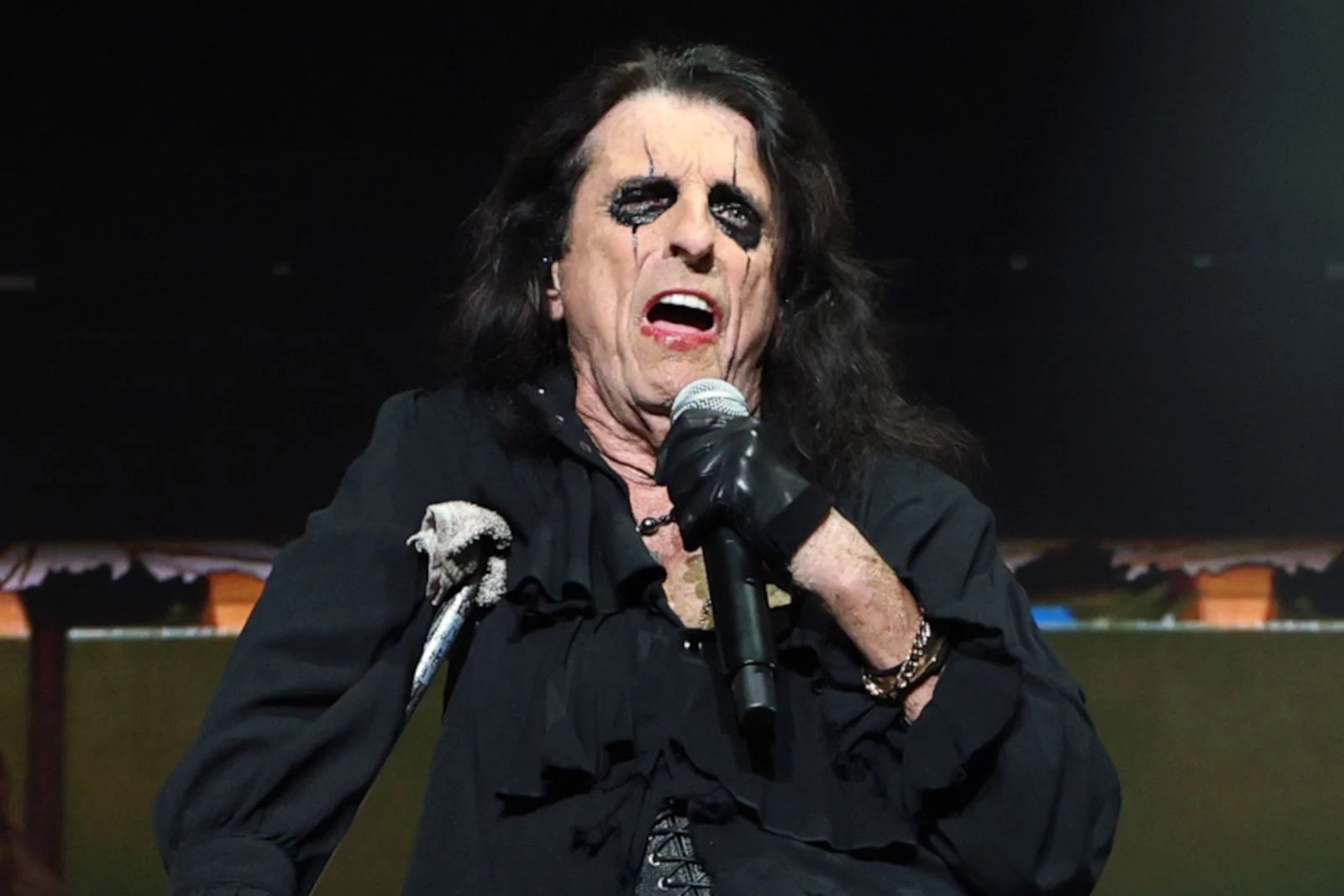 Gene Simmons, Justin Hawkins, Billy Gibbons on New Stylistics LP