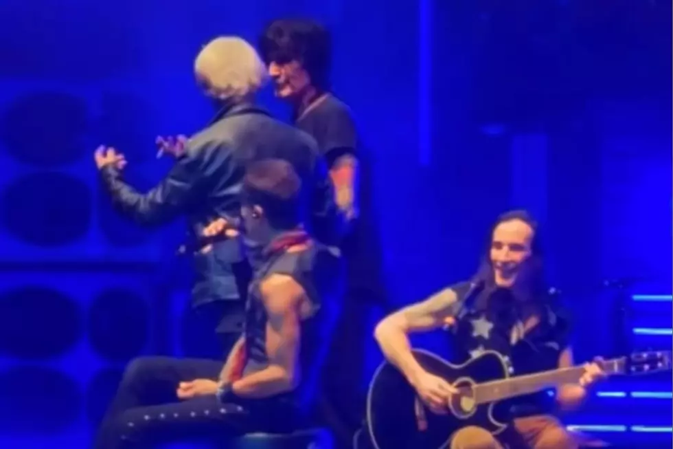 Watch Motley Crue Crash Extreme’s ‘More Than Words’ Performance
