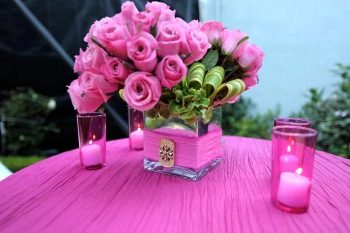 I a beautiful flower. Букет розового цвета. Букет в розовых тонах. Стильные цветы. Букет цветов на столе.