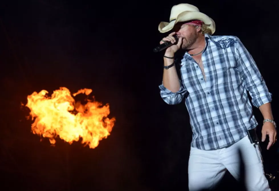 Toby Keith Suprises Military Wife On Stage [VIDEO]