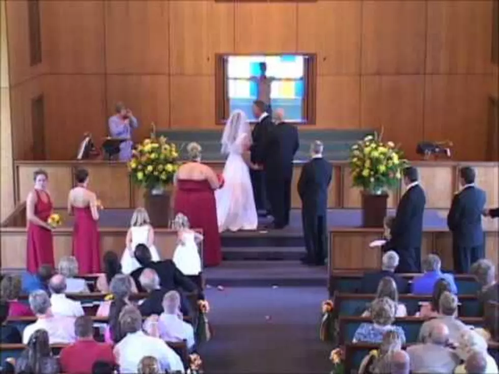 The Wedding Disaster Thanks To A Flasher [Video]