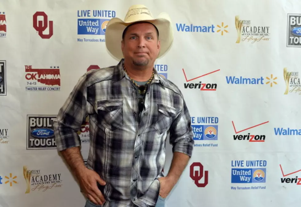 Garth Brooks&#8217; Rare Press Appearance [VIDEO]