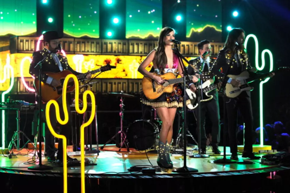 Kacey Musgraves &#8211; Light Up Cowboy Boots at the Grammys [VIDEO]