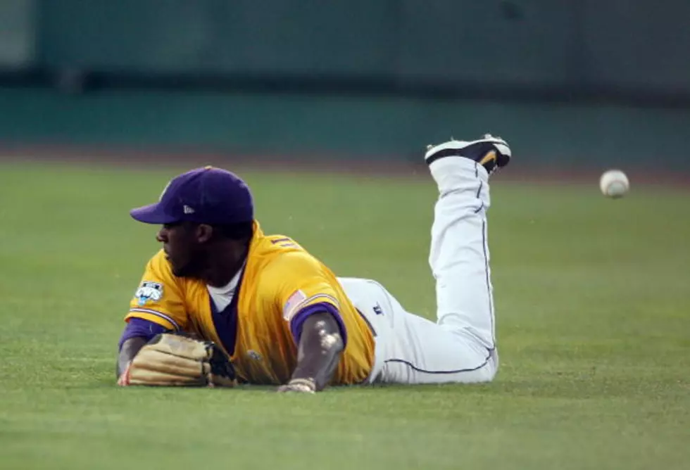 LSU Tops Auburn In SEC Baseball Tournament [Video]