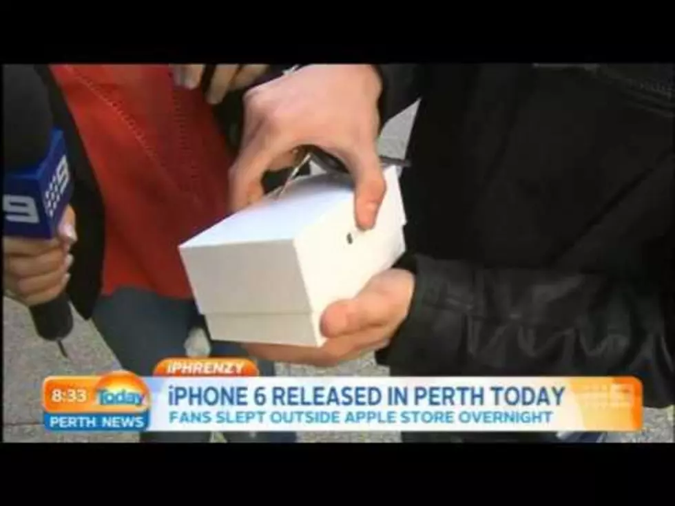 First Person to Buy iPhone 6 Drops It [Video]