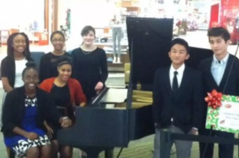 Local Students Provide Holiday Music At Acadiana Mall