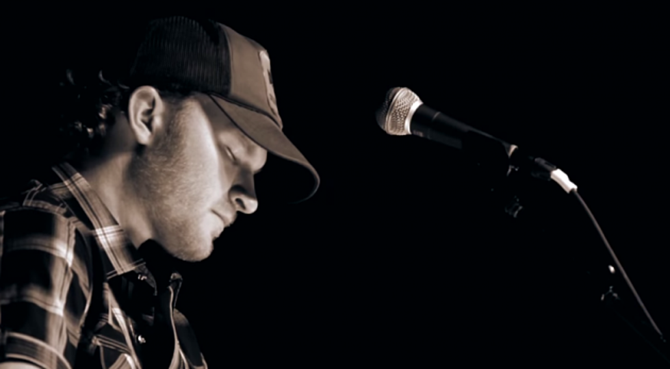 Eric Paslay &#8216;She Don&#8217;t Love You&#8217; [VIDEO]