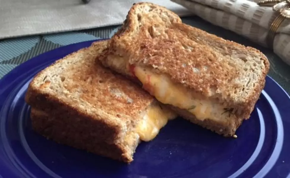 Grilled Pimento Cheese Sandwiches – Foodie Friday