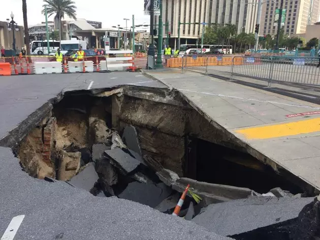 Sinkhole de Mayo Organized for the Canal St Collapse