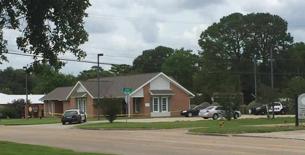 UPDATE &#8211; Robber Gets Away After Stealing From Lafayette Credit Union