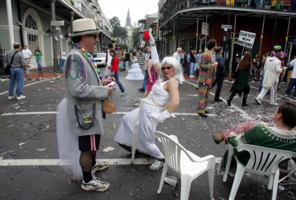 Mardi Gras Flash Mob Proposal Caught On Video (Game On, Guys!)