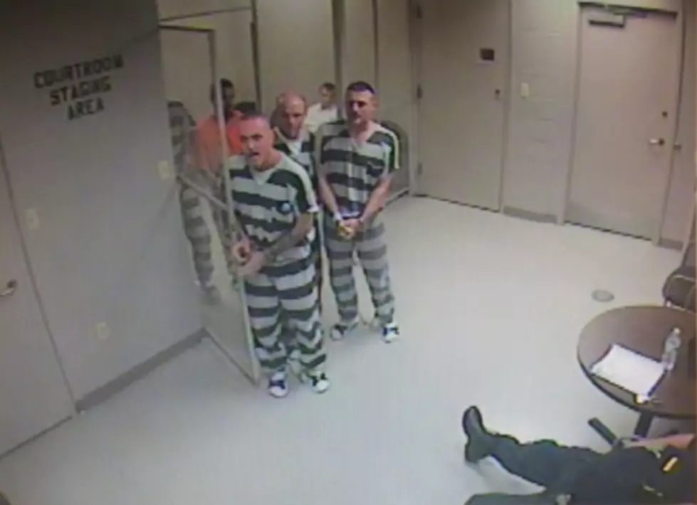Texas Inmates Broke Out Of A Cell To Save Officer From An Apparent Heart Attack [Video]