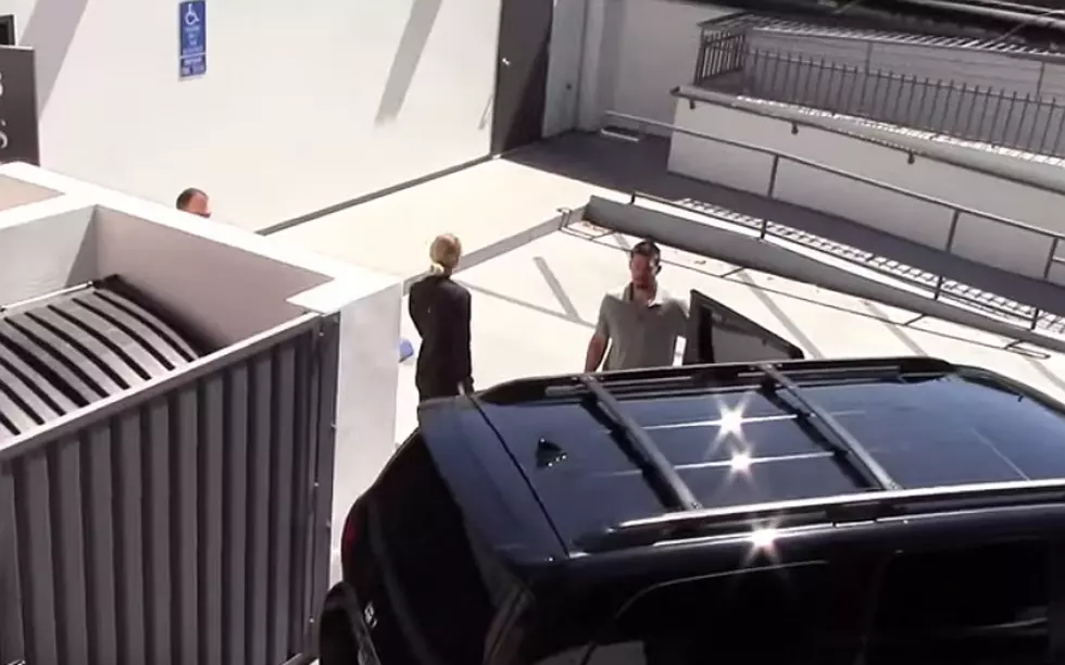 Apparently, Taylor Swift Walks Sideways To Get Into Her Car And I Kind Of Like It [Video]