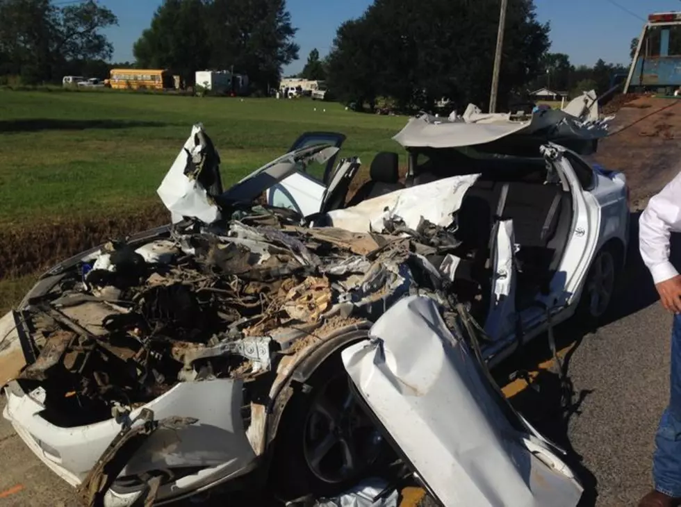 Baton Rouge Teen “Lucky To Be Alive” After Rear-Ending Bus, Getting Trapped In Car [VIDEO]