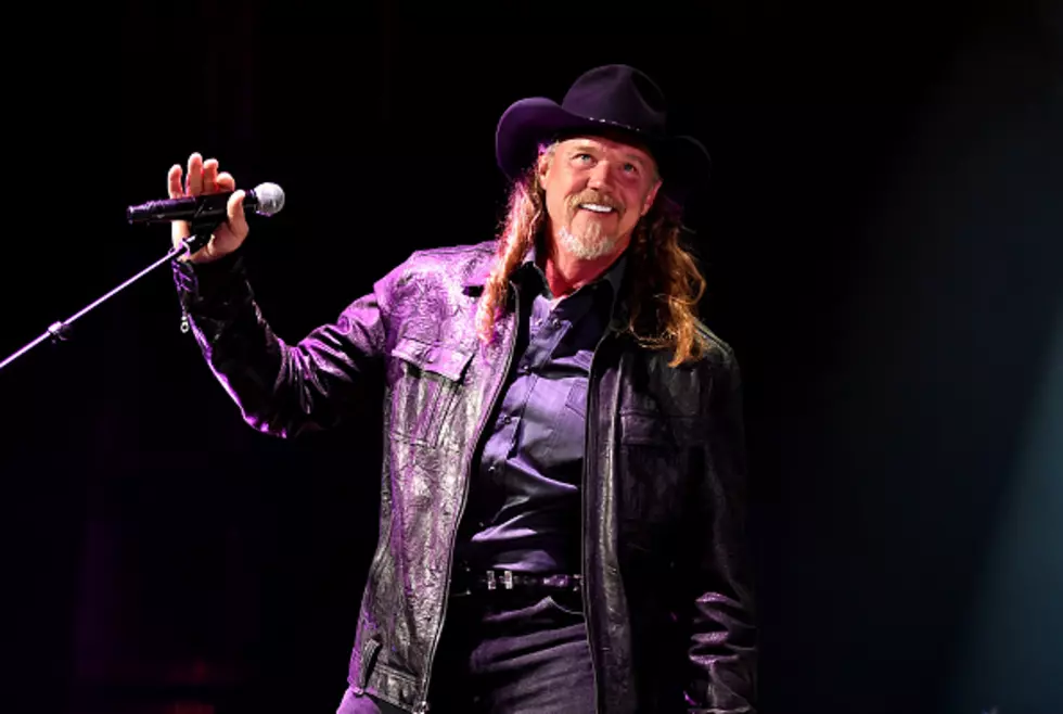 Trace Adkins Calls in to The Dawg [VIDEO]