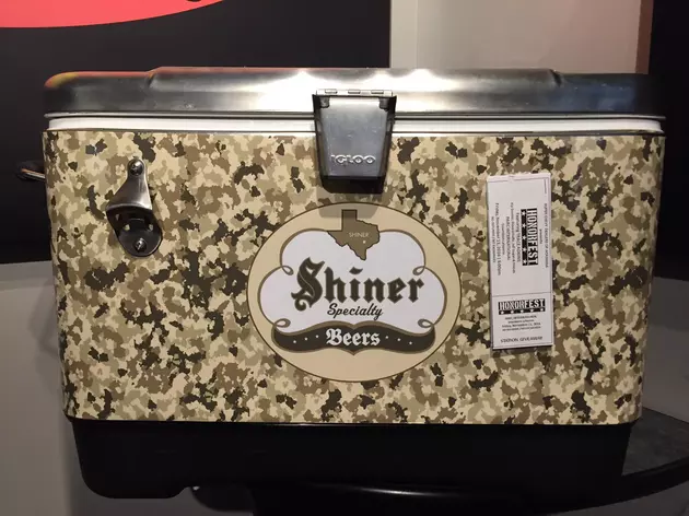 Enter to Win Shiner Ice Chest &#038; 4 Trace Adkins Concert Tickets [Contest]