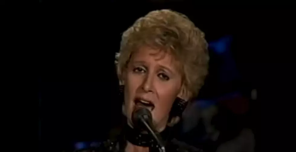 Flashback: Tammy Wynette Sings ‘Silent Night’ [VIDEO]