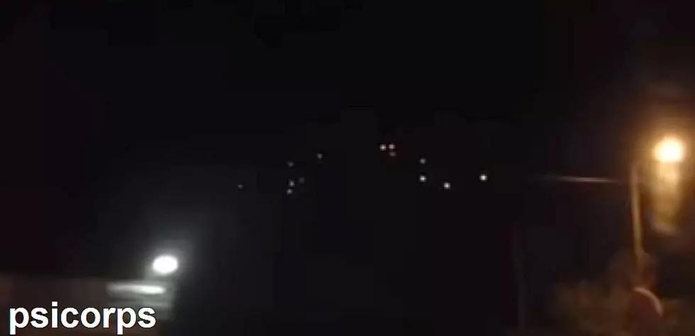 Huge Cluster Of Strange Lights Hovering Over Lafayette [Video]
