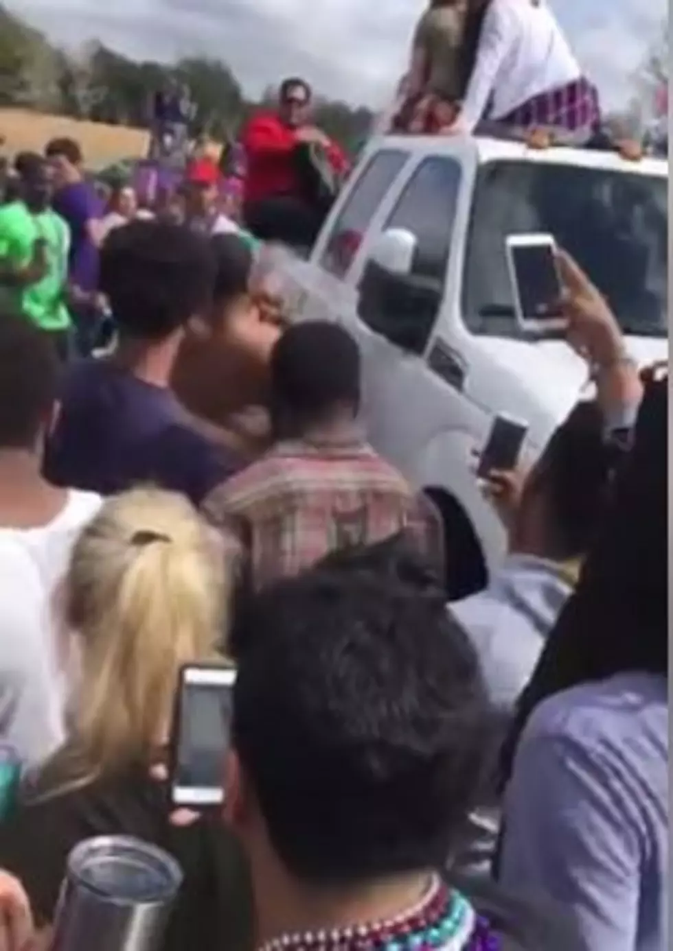 What Happens During Fight At Carencro Mardi Gras Is Disturbing [VIDEO]