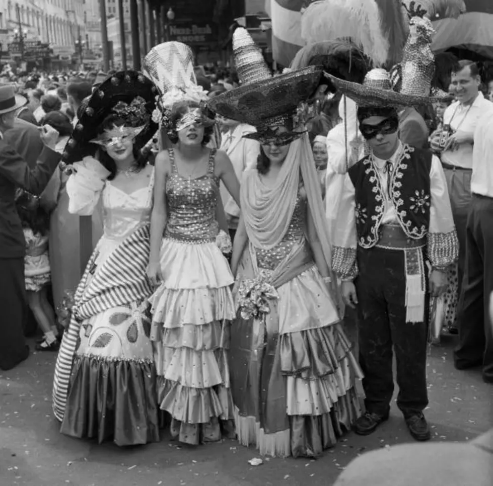 1954 New Orleans Mardi Gras Parade [VIDEO]