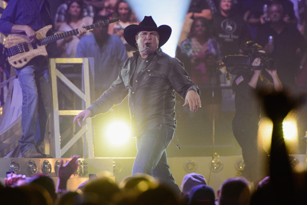 8 Ingenious Poster Ideas for the Garth Brooks Concert