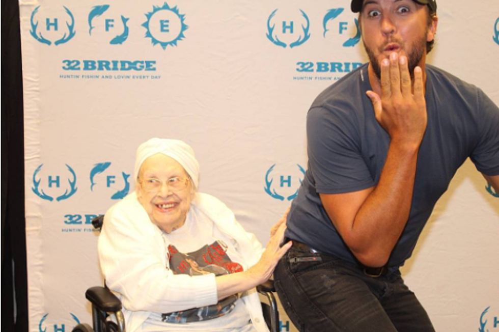 Luke Bryan Let an 88-Year-Old Woman Touch His Butt