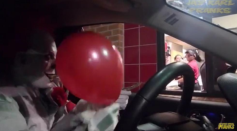Man Dressed As Pennywise From The Movie &#8216;IT&#8217; Is Terrifying Drive Thru Employees [Video]
