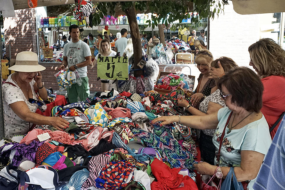 What to Buy, and What to Never Buy, at a Flea Market