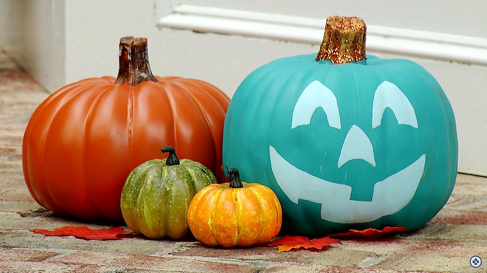 Mom on Teal Halloween Pumpkins 'Your Kid’s Problems Aren't Mine'