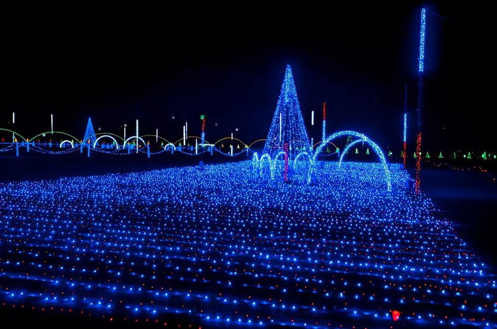 Drive-Thru Christmas Lights in Gonzales Has Everyone Talking
