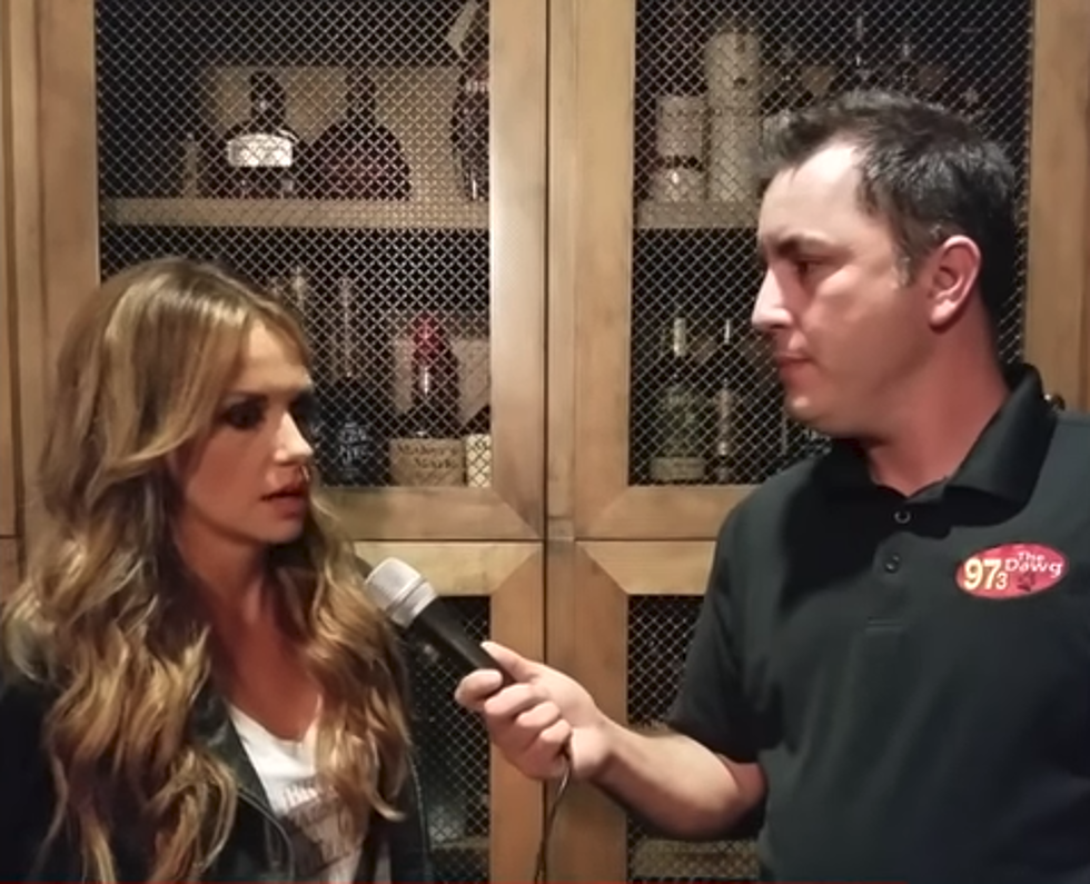 97 Seconds with Carly Pearce [Must Watch]