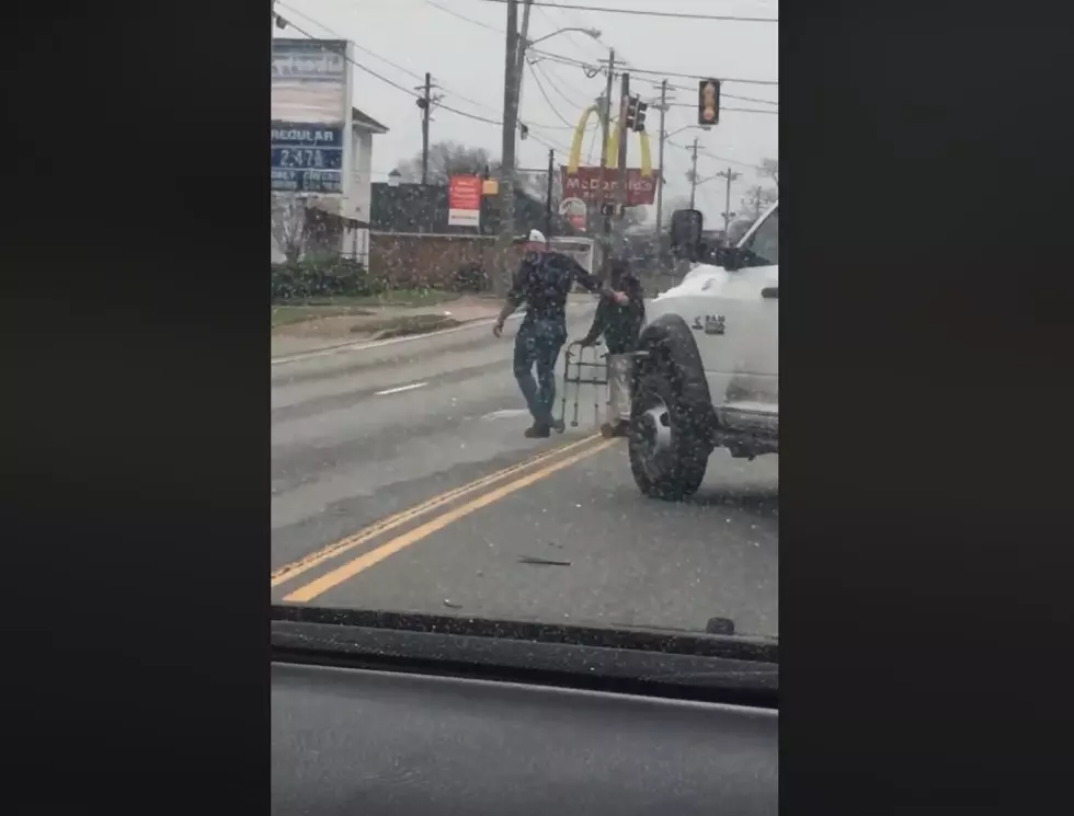Georgia Motorist Stops Traffic To Help Elderly Man Cross The Road [Video]