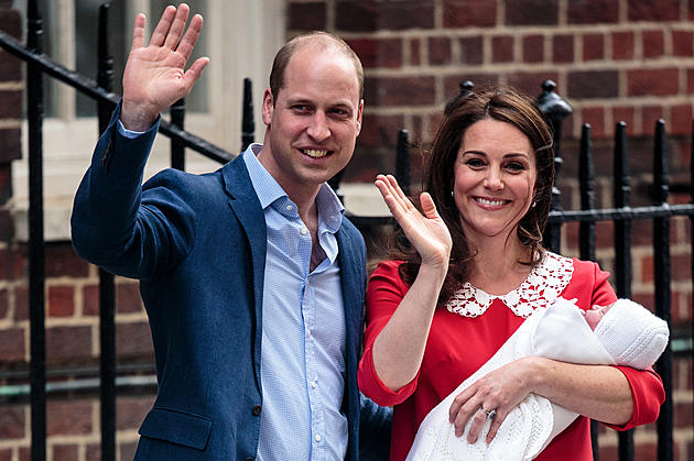 Kate Middleton Gives Birth to Third Child [VIDEO]