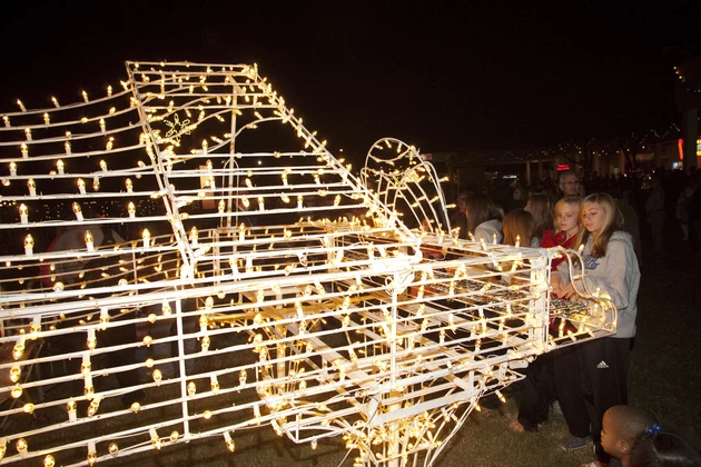Watch Graceland Christmas Lighting Ceremony Live