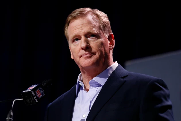 Goodell, Title Game Officials To Face Questions On &#8216;No-call&#8217;