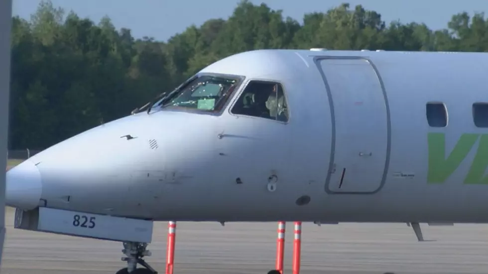 Airplane Windshield Cracks Mid-Flight On Way To Baton Rouge