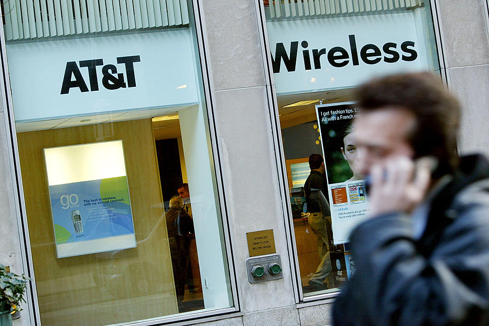AT&T, Verizon Providing Customers Unlimited Talk, Text, Data During Storm